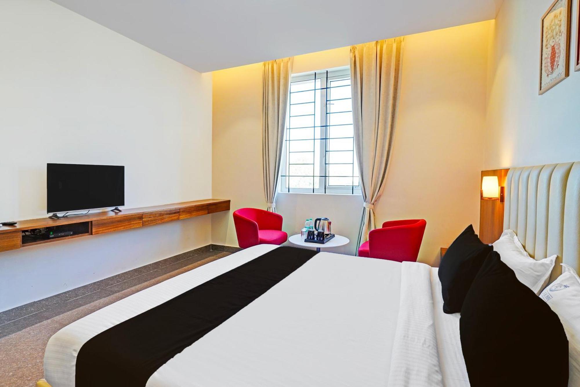 Super Townhouse Oak Electronic City Formerly Hotel Trubell Kammasandra Dış mekan fotoğraf