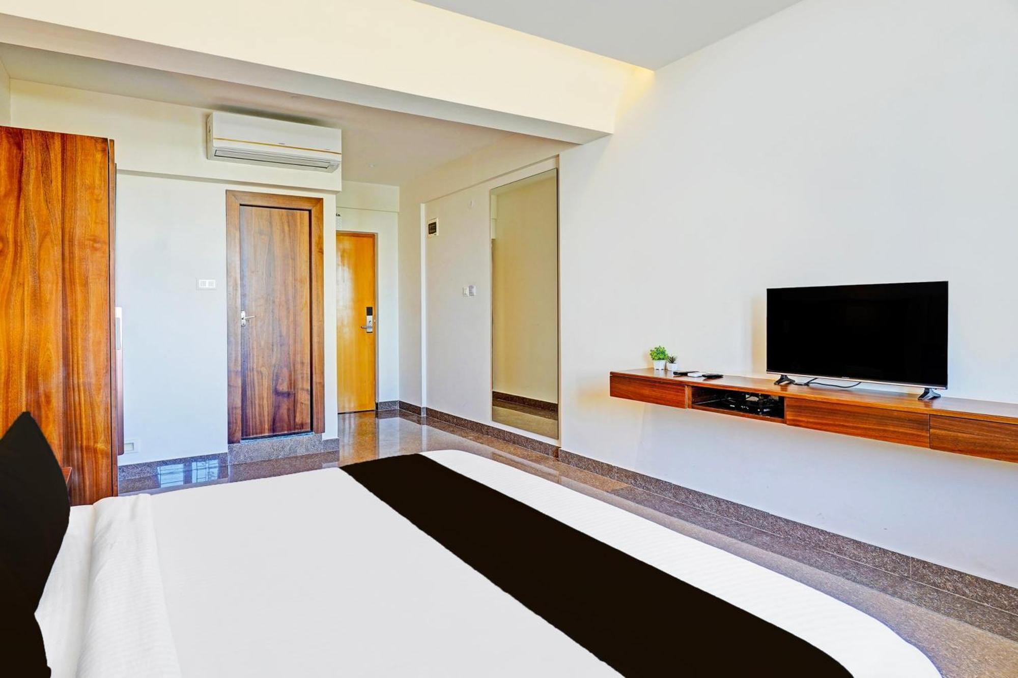Super Townhouse Oak Electronic City Formerly Hotel Trubell Kammasandra Dış mekan fotoğraf